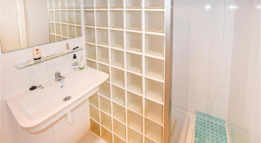 Bedroom 1, Beautiful apartment in Roquetas de Mar with 2 Bedrooms, WiFi and Outdoor swimming pool, Almería