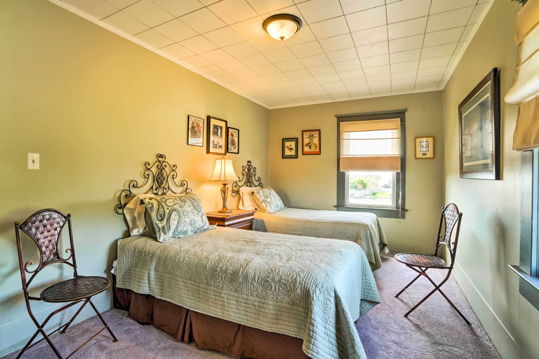 Bedroom 3, 'Bella Rose' Lovely Eureka Home Near Redwoods!, Humboldt