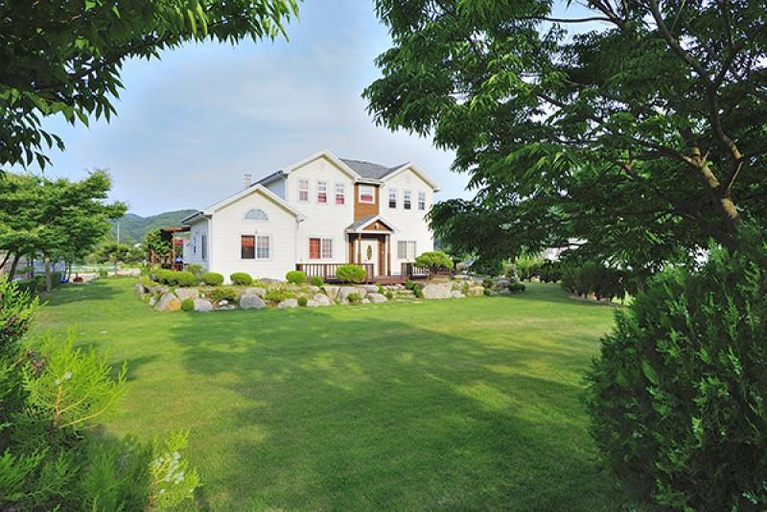 Exterior & Views 1, Gapyeong Gyegoktteul Pension, Gapyeong