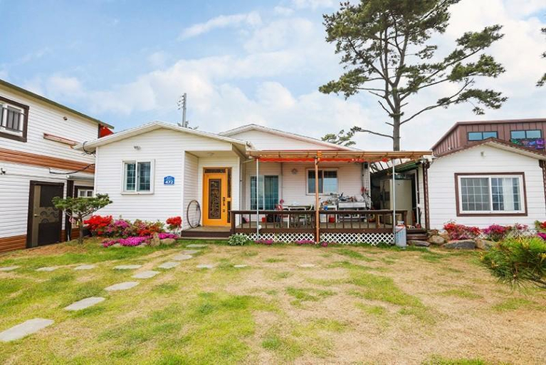 Exterior & Views 1, Taean White House on Gomseom Hill, Taean