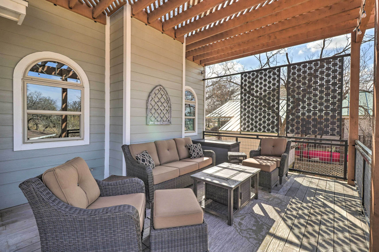 Others 1, Lake LBJ Waterfront Vacation Rental!, Burnet