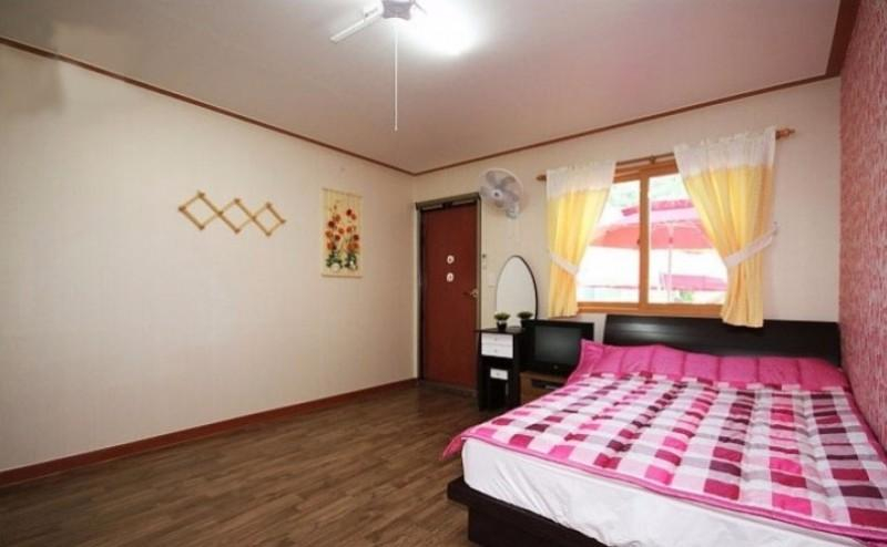 Bedroom 2, Gangneung Hannae Pension, Gangneung