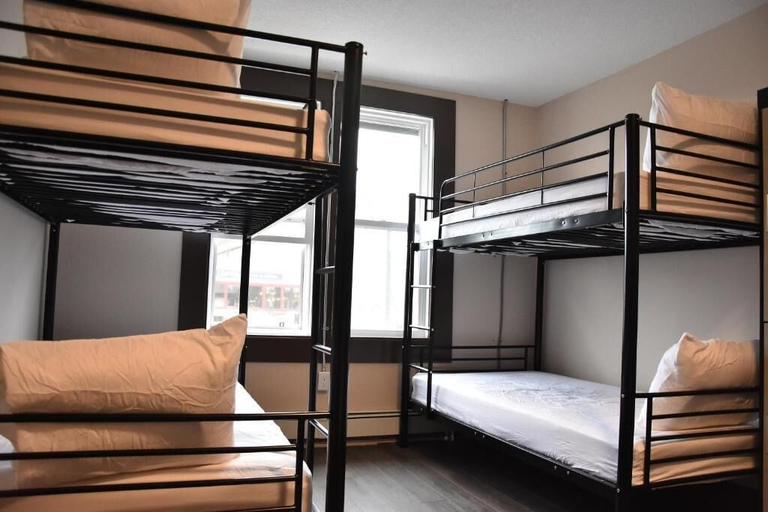 Bedroom 2, Party Hostel- Canmore Hotel Hostel, Division No. 15