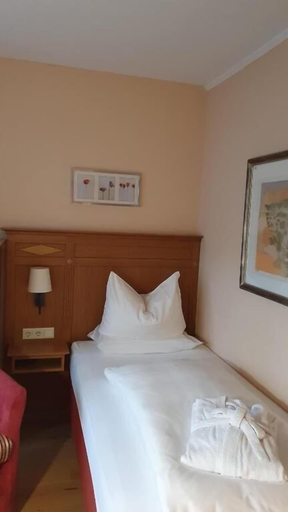 Bedroom 4, Landhotel Struck, Olpe