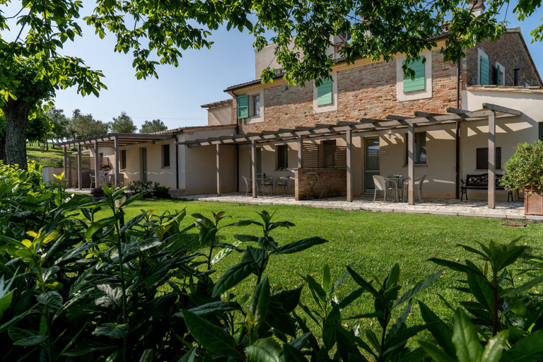 Exterior & Views 2, Le MaRaClà Country House, Ancona