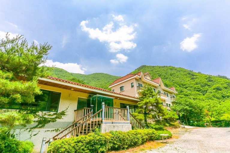 Yangsan Supsogui Hayanjip Pension, Ulju