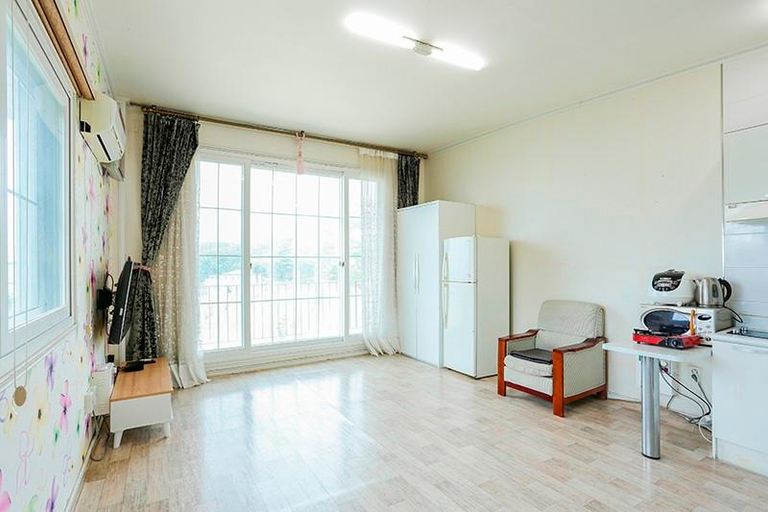 Others 5, Seokmodo Beach White House Pension, Ganghwa