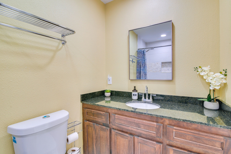 Bathroom 4, Classy San Benito Vacation Rental With Chiminea!, Cameron