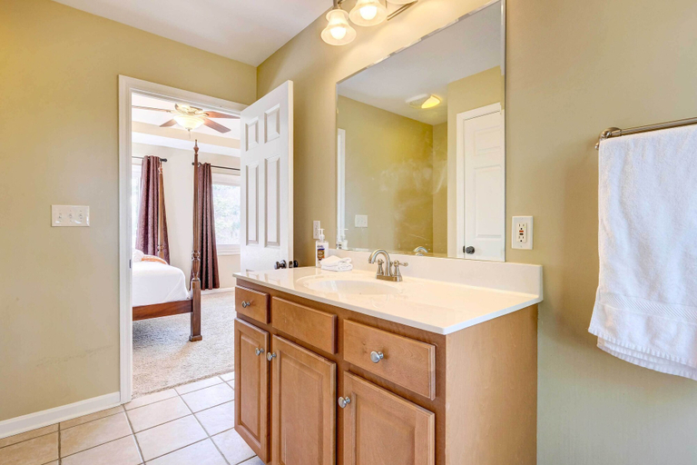 Bathroom 3, Louisville Area Home: Deck, Fire Pit, Creek!, Jefferson