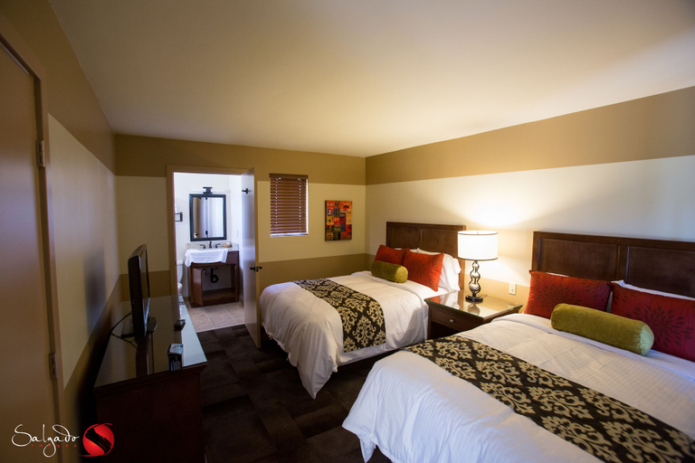 Bedroom 4, Carlton Oaks Lodge, an Ascend Collection Hotel, San Diego