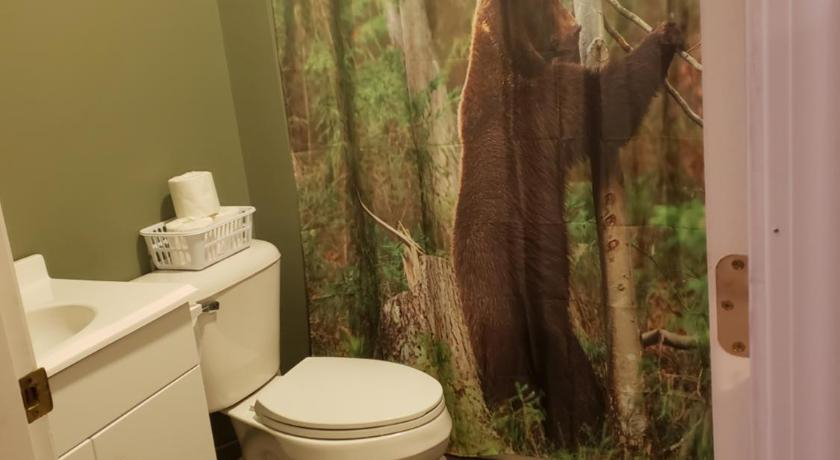 Bedroom 2, Katahdin's Shadow Lodge, Aroostook