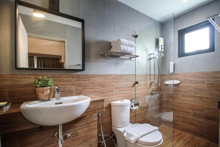 Bathroom 4, Mybed Chonburi, Muang Chon Buri
