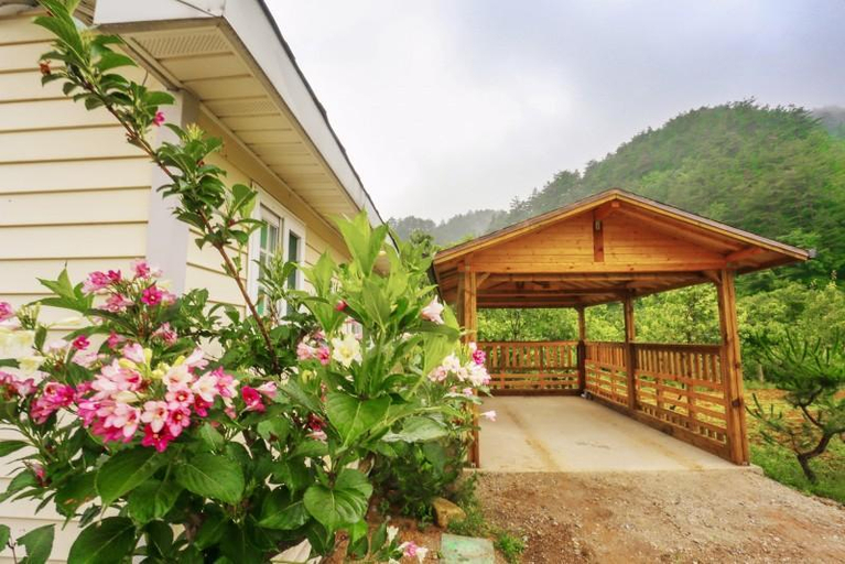 Others 4, Yangyang Goyohan Kkottteul Pension, Yangyang