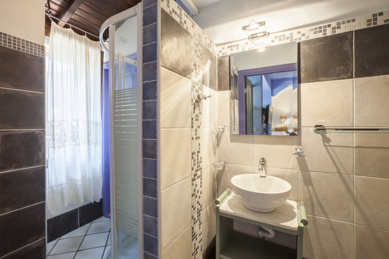 Bathroom 5, Alterra Vita, Central Macedonia