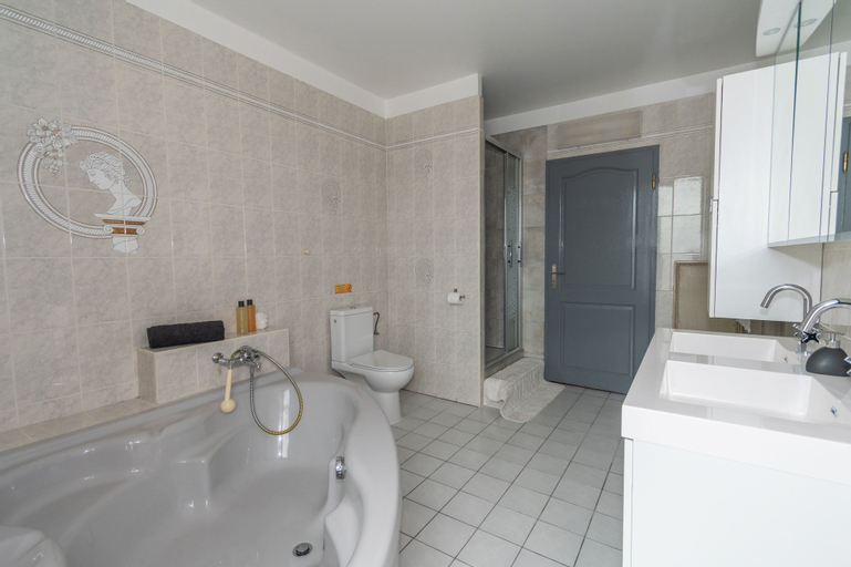Bathroom 3