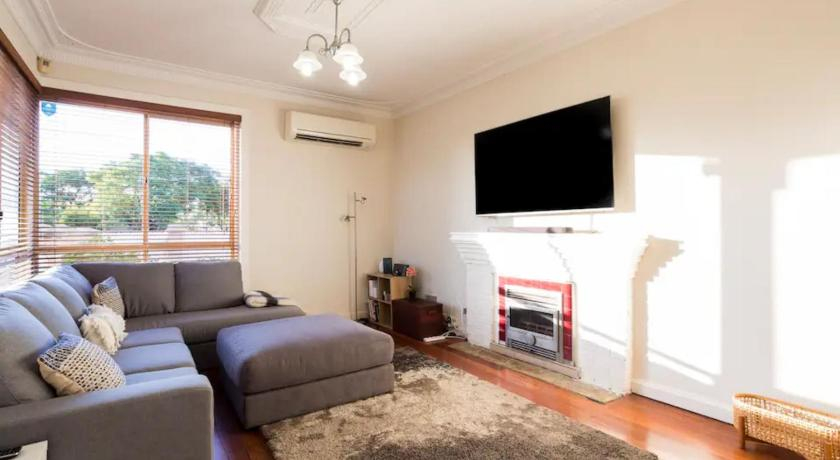 Others 5, Comfortable 2 Bedroom Home in Trendy Victoria Park, Victoria Park
