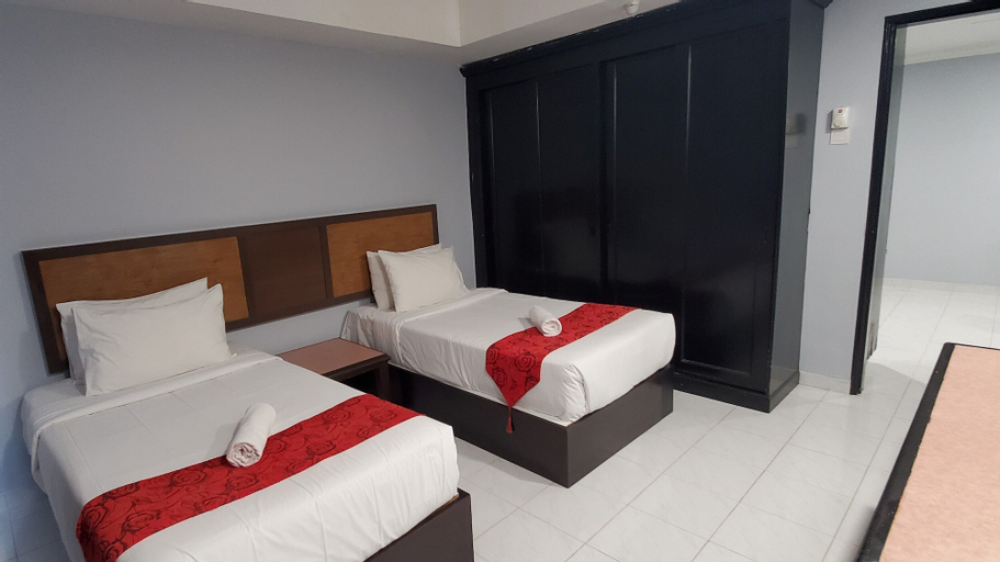 Bedroom 13
