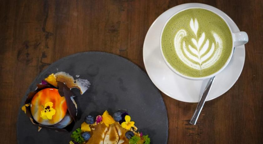 Food & Drinks 4, De Cafe & Rest House, Kinta