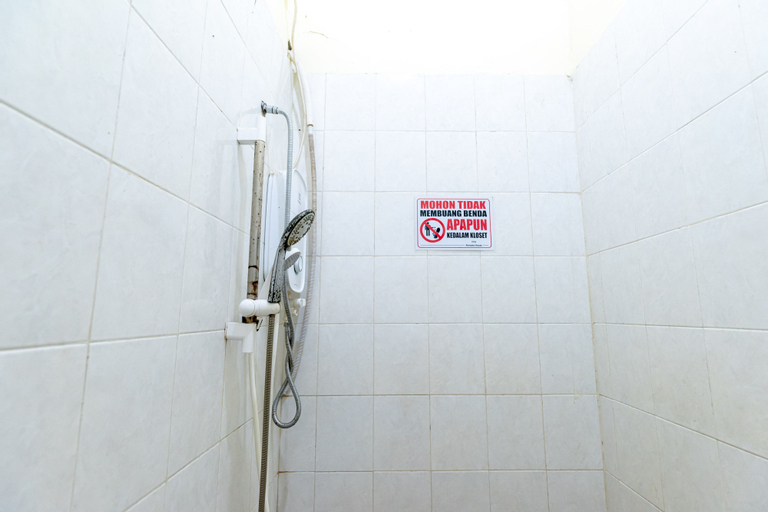 Bedroom 4, RedDoorz near Kelapa Gading, North Jakarta