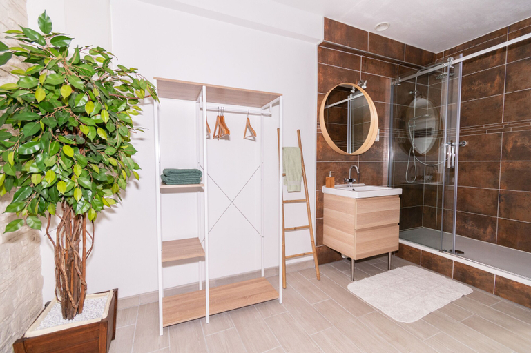 Bathroom 17