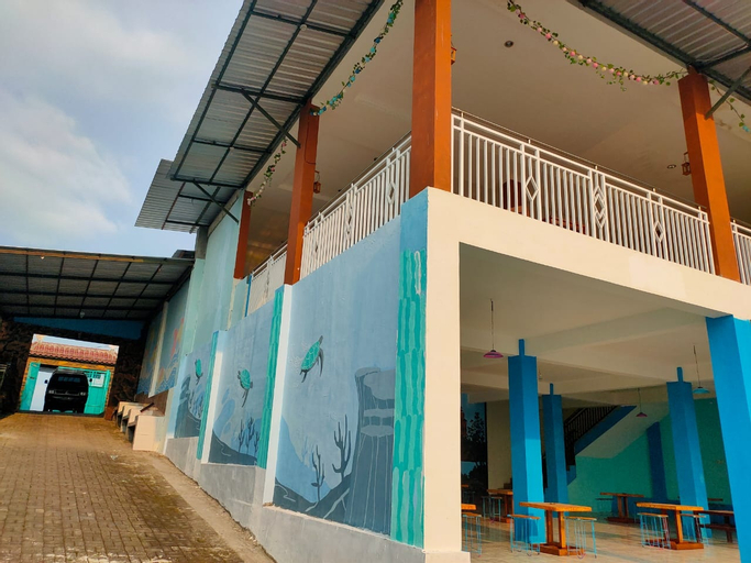 Exterior & Views 4, Gadjah Mada Hall Cafe & Penginapan Hostel, Mojokerto