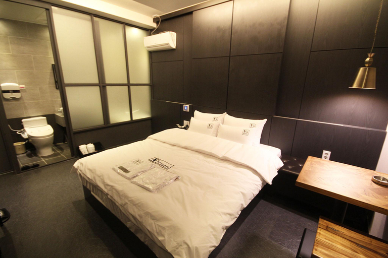 Bedroom, Changwon Masan No. 25, Haman