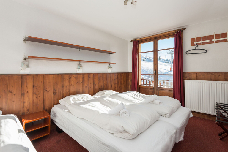 Bedroom 4, Klubhotel Le Refuge by Skinetworks, Isère