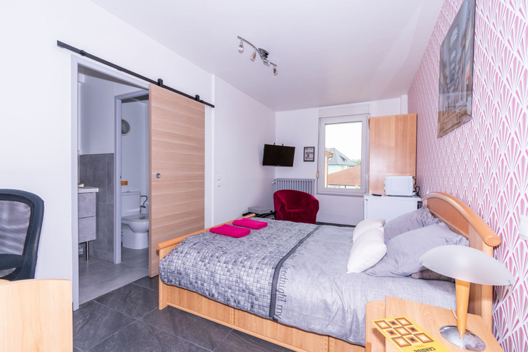 Bedroom 12