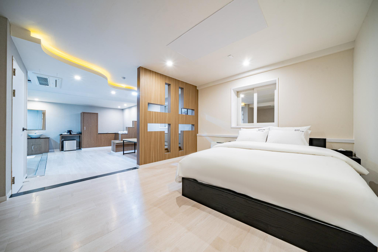 Bedroom 2, Jinju Sheja Hotel Jinjuseong Branch - SHEJA, Jinju