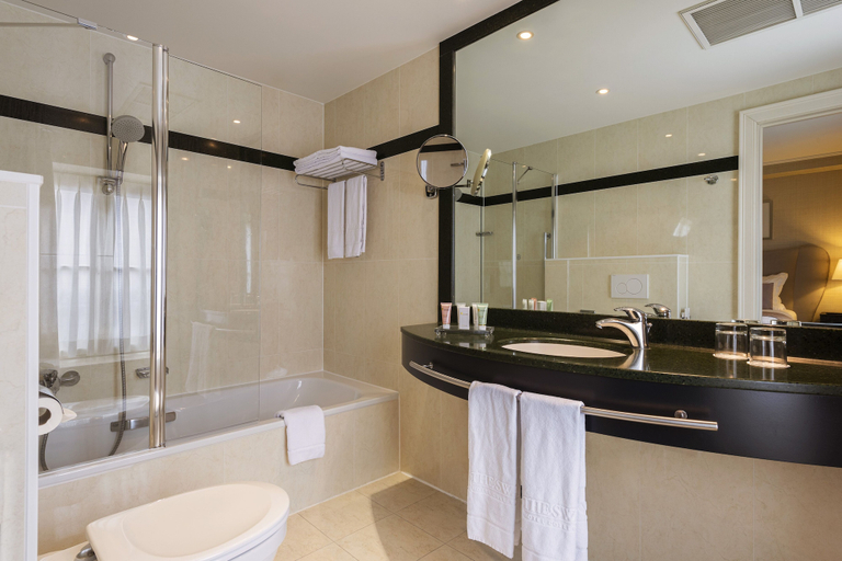 Bathroom 4, Dukes’ Arches – by Dukes’ Hotel Collection, West-Vlaanderen