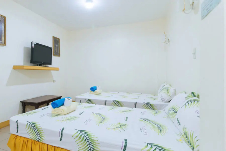 Bedroom 4, Golden Sunrise Hotel I by RedDoorz, Balungao