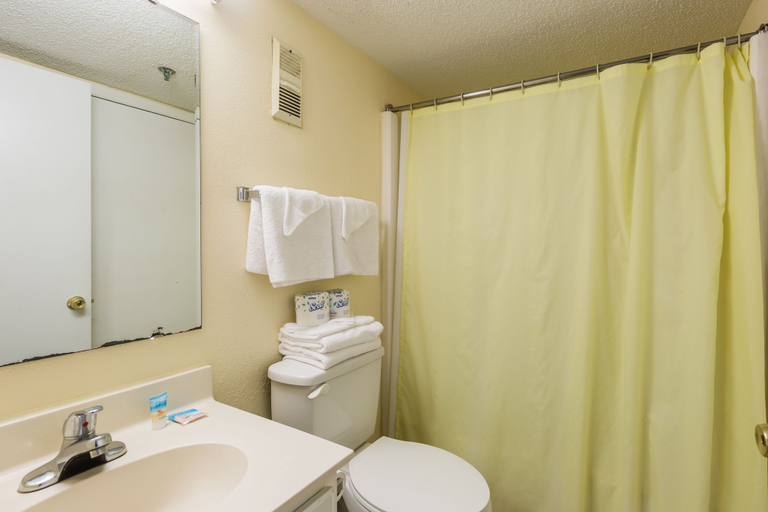Bathroom 4, Windy Shores II, Horry