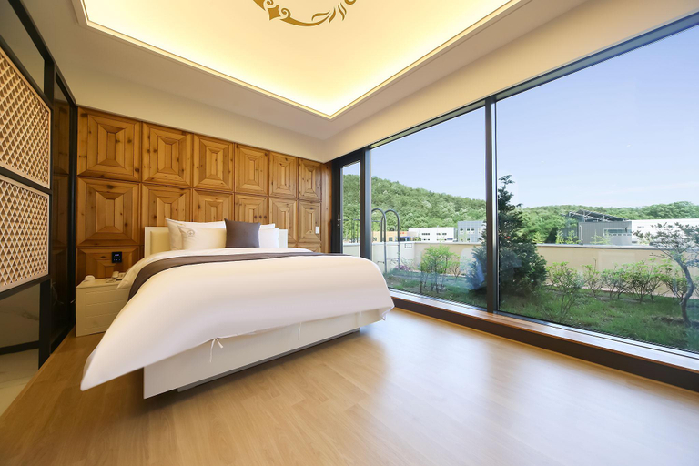 Bedroom 2, Daegu Hyeoksindosi Aurum, Dong