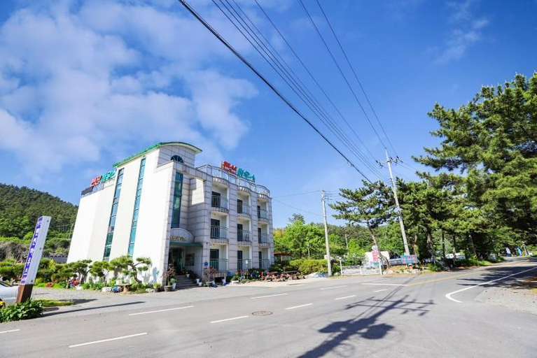 Others 2, Taean Yeonpo Pension, Taean