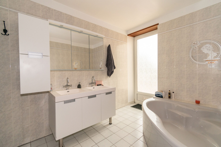 Bathroom 5