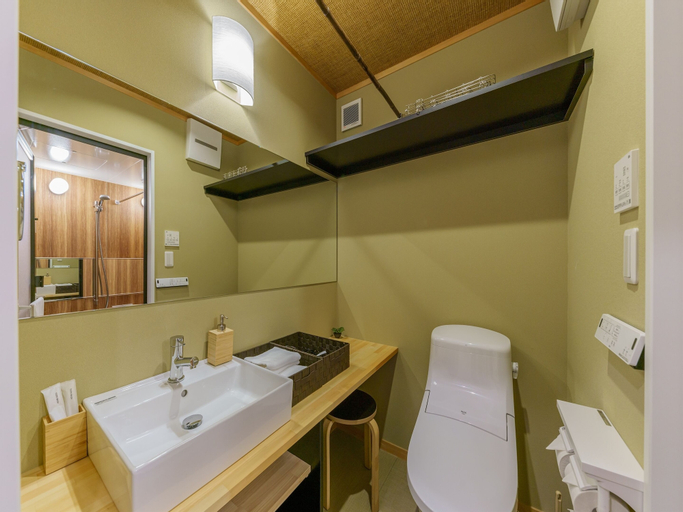 Bathroom 7