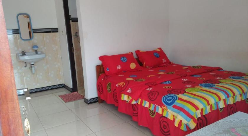 Bedroom 2, OYO 91230 Kelimutu Eco Village, Ende