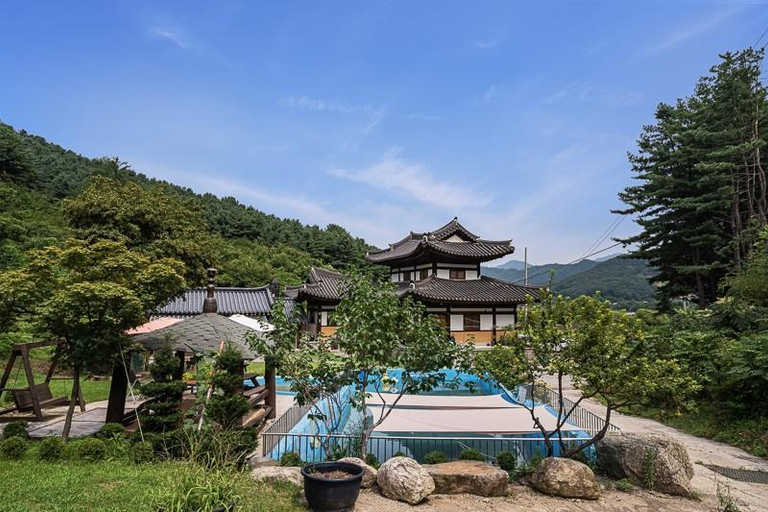 Exterior & Views 1, Yangpyeong Cheonnyeoncho Hanok Pension, Yangpyeong