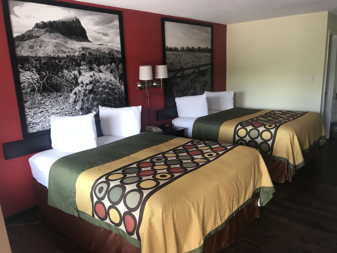 Bedroom 2, Super 8 by Wyndham Corsicana, Navarro