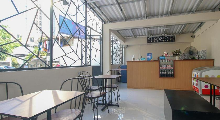 Food & Drinks 4, Cozrooms near MRT, Plaza Indonesia, and Grand Indonesia, Central Jakarta