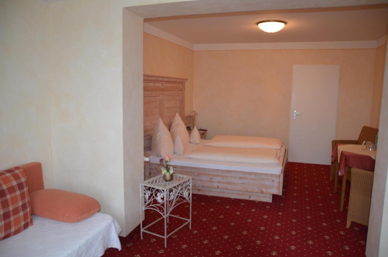 Bedroom 4, Hotel Sonnenhang Kempten, Kempten (Allgäu)
