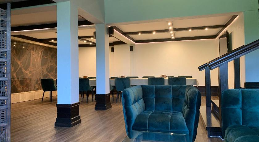 Others 5, Hotel RED, Ostrowiec