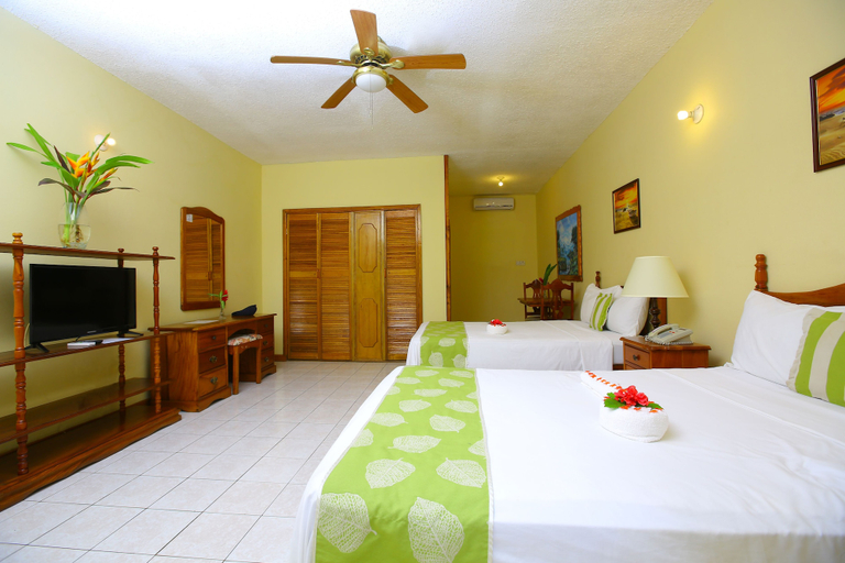 Bedroom 3, Merrils Beach Resort II