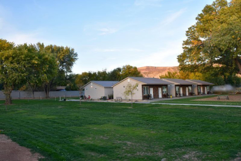 Exterior & Views 2, Zion's Camp and Cottages, Washington