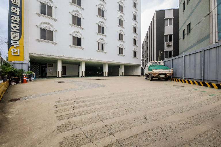 Others 4, Muan White House Hotel, Muan
