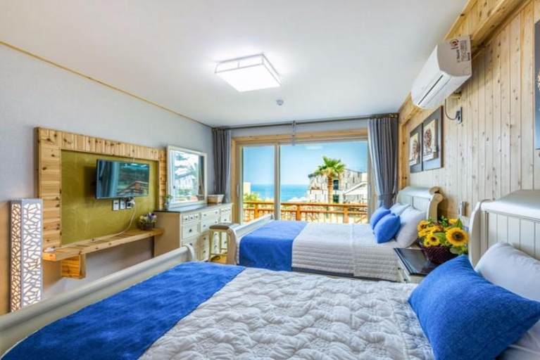 Bedroom 2, Seogwipo Badaweeondeok Pension, Seogwipo