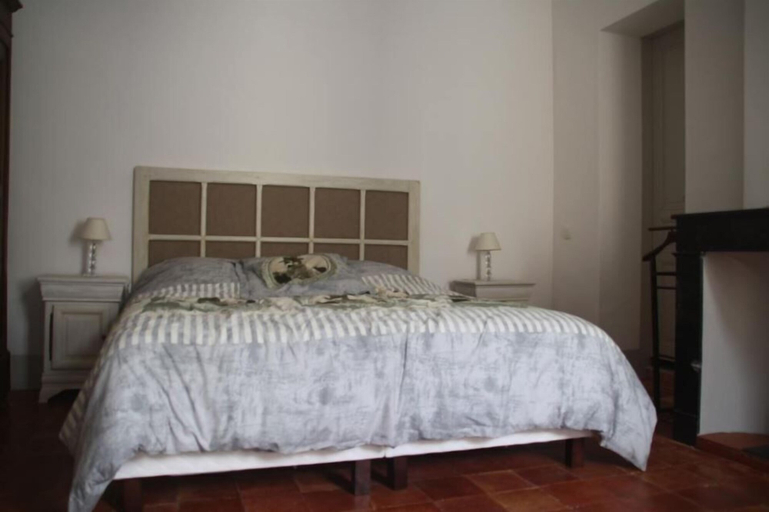 Bedroom 3, Aux Pots Bleus, Hérault