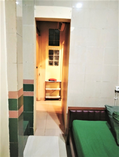 Bedroom 5, Jenny Kost in Gunung Sahari close to JIEX, Central Jakarta