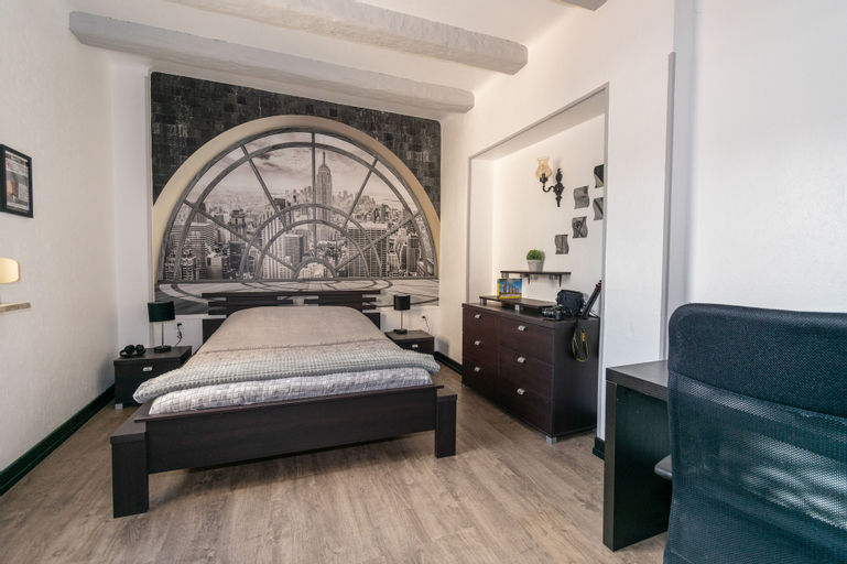 Bedroom 27