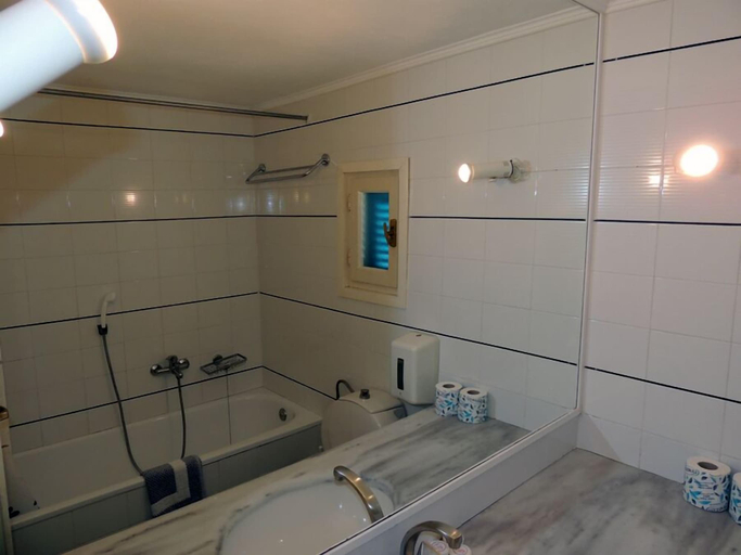 Bathroom 4, Surfing Beach Village, South Aegean